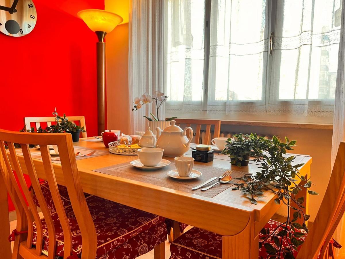 Sky Apartment A Due Passi Dalla Stazione Колленьо Экстерьер фото