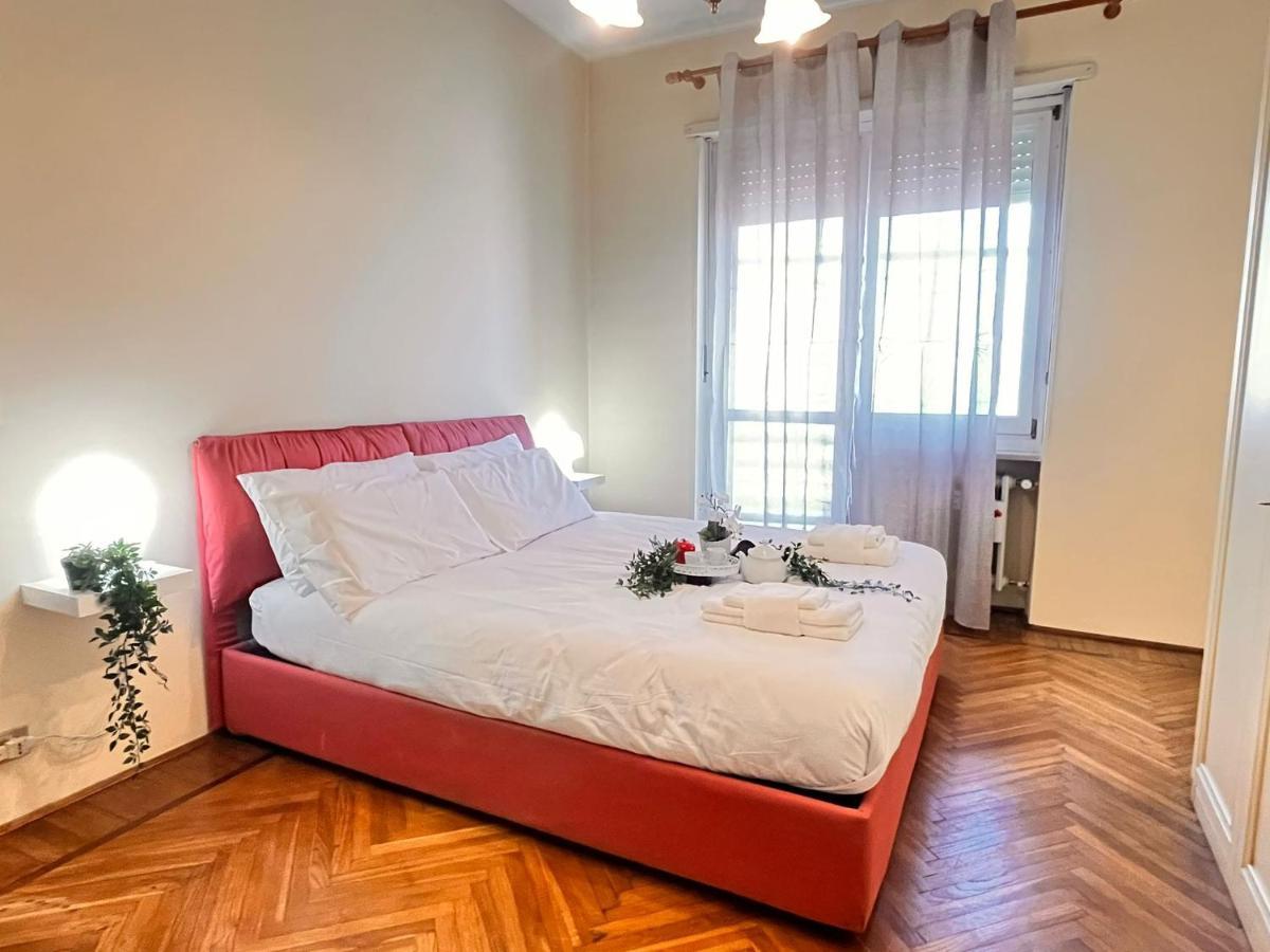 Sky Apartment A Due Passi Dalla Stazione Колленьо Экстерьер фото