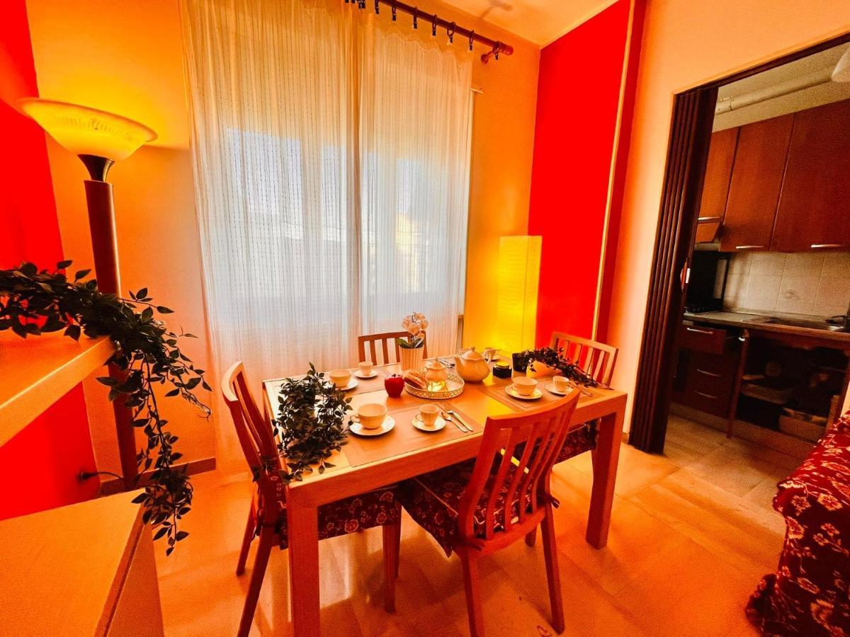 Sky Apartment A Due Passi Dalla Stazione Колленьо Экстерьер фото