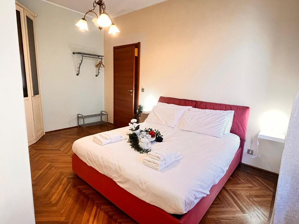 Sky Apartment A Due Passi Dalla Stazione Колленьо Экстерьер фото