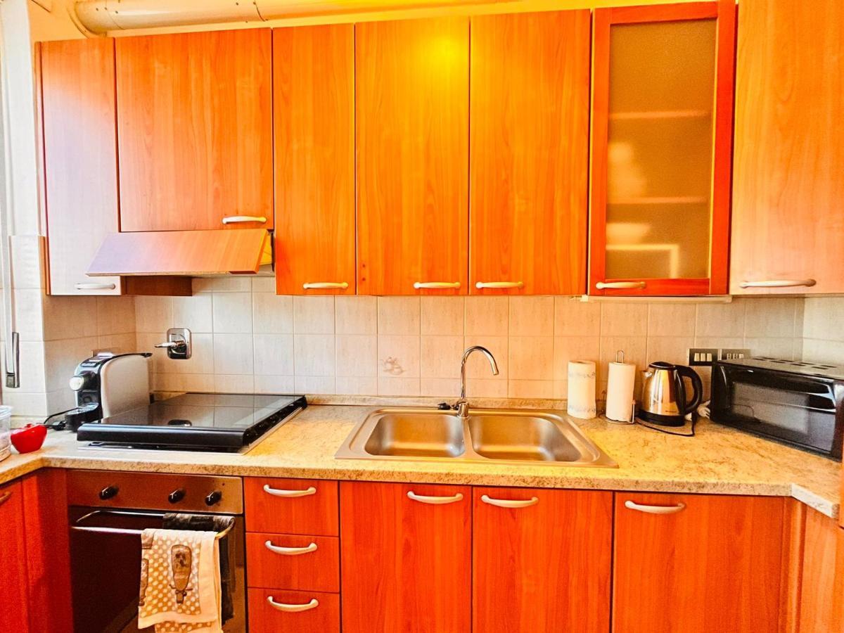 Sky Apartment A Due Passi Dalla Stazione Колленьо Экстерьер фото